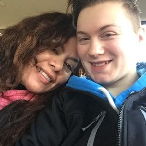 Meet your Posher, Hilary